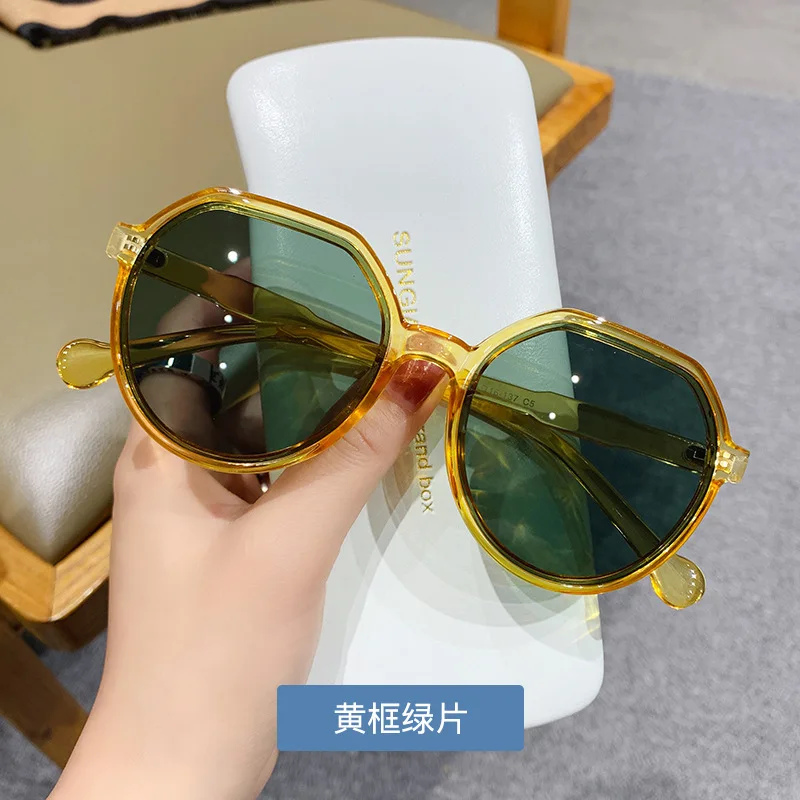 ray ban sunglasses women Ladies Small Frame Milk Tea White Sunglasses Classic Design Retro Sunglasses Small Face Sunscreen Sunglasses guess sunglasses Sunglasses