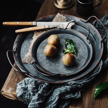 

European Retro Metal Plate with Handles Handcrafted Round Wrought Vintage Storage Bread Tray Home Decoration Garden Restaurant