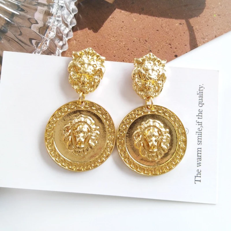

Hyperbole Fashion Punk Lion Totem Clip on Earrings Without Piercing for Women Gold Round Coin No Ear Hole Clip Boucle d'oreille