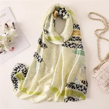 

Sjaal Mode Zachte Lange Size Gladde Zijden Sjaals Voor Lady Beach Stola Zomer Zonnebrandcreme Foulard Pashmina Bandana