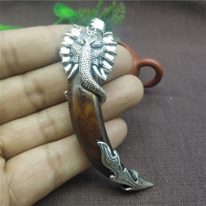 

Tibet Silver Inlaid Wolftooth Pendant Wolf Tooth Elephant Head Animal Statue Amulet Accessories Bag Key Ring Decoration Gift