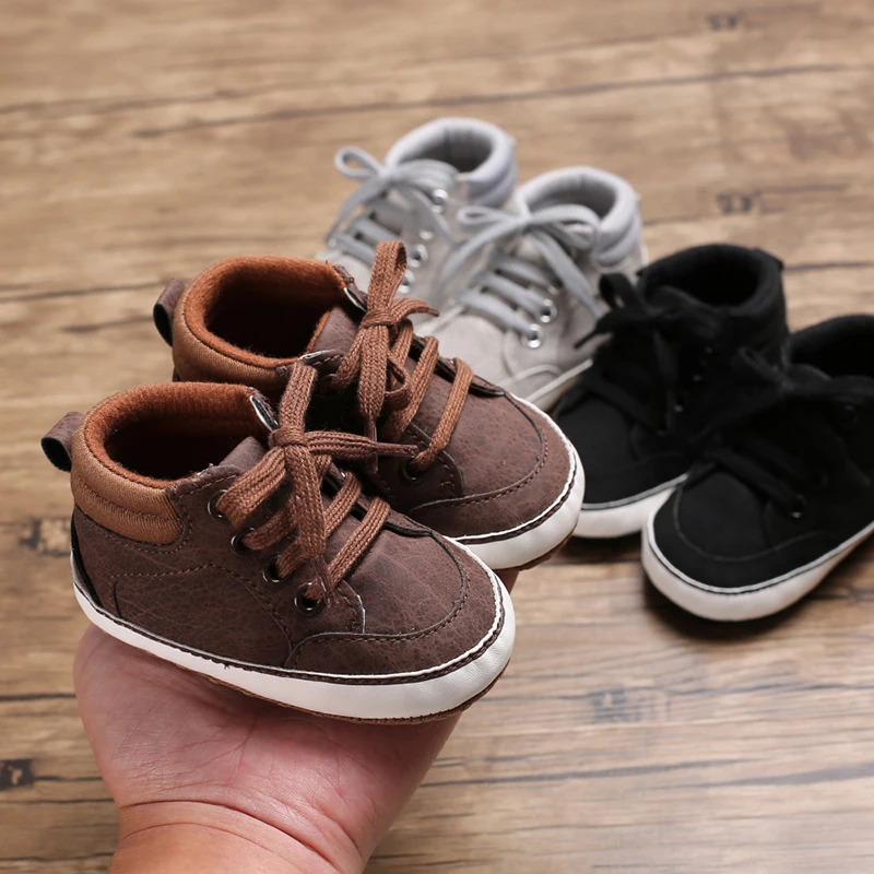 Г. Брендовая милая детская обувь для малышей мягкие кроссовки из искусственной кожи на шнуровке для малышей от 0 до 18 месяцев