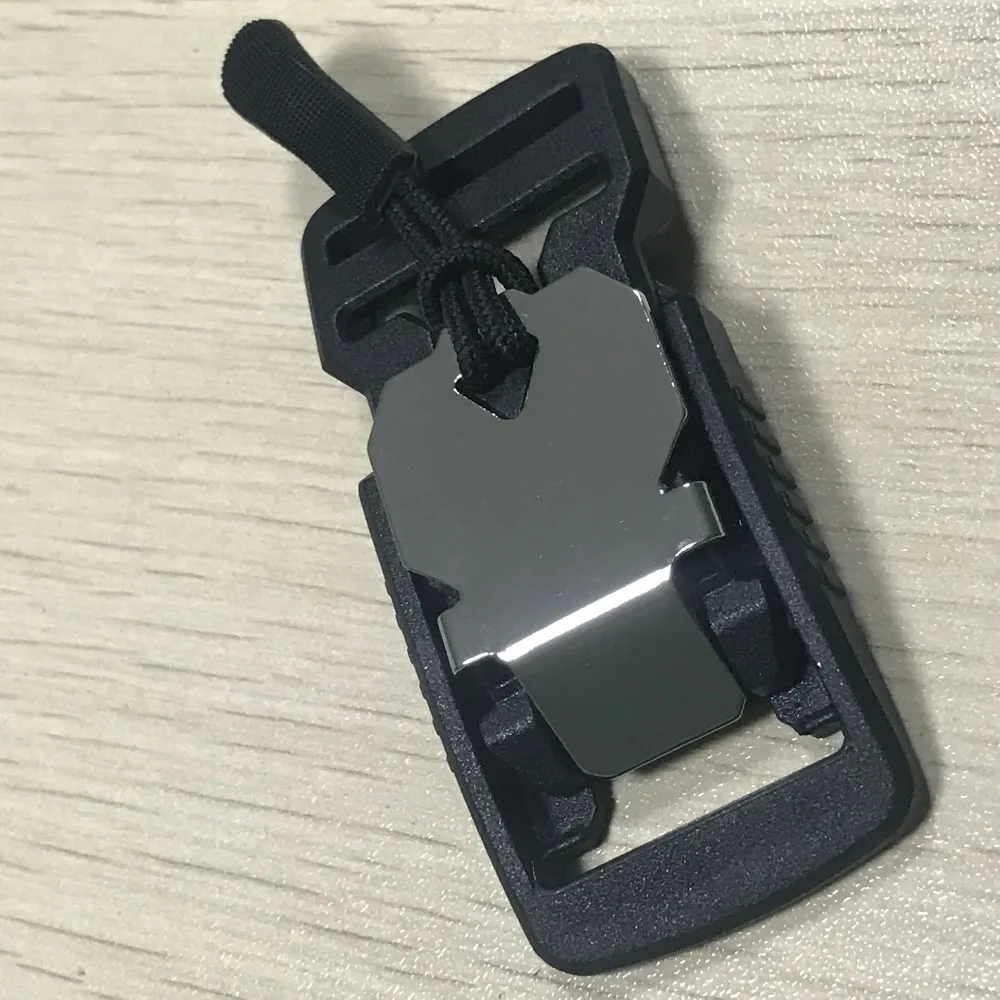 PLASTIC BUCKLE WITH MAGNETIC