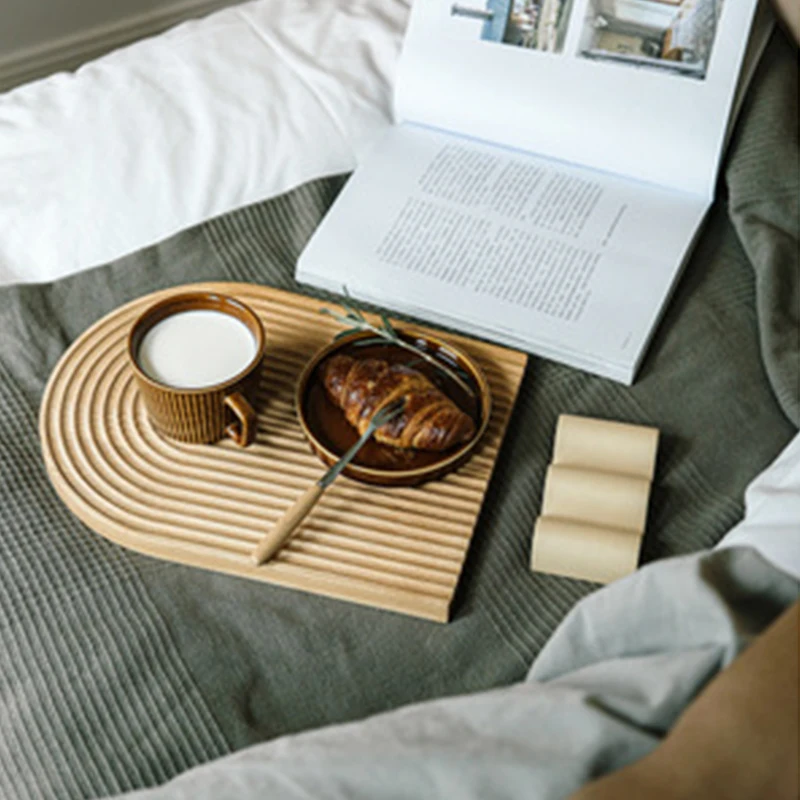 Plateaux desserts planches à pain style nordique en bois de hêtre
