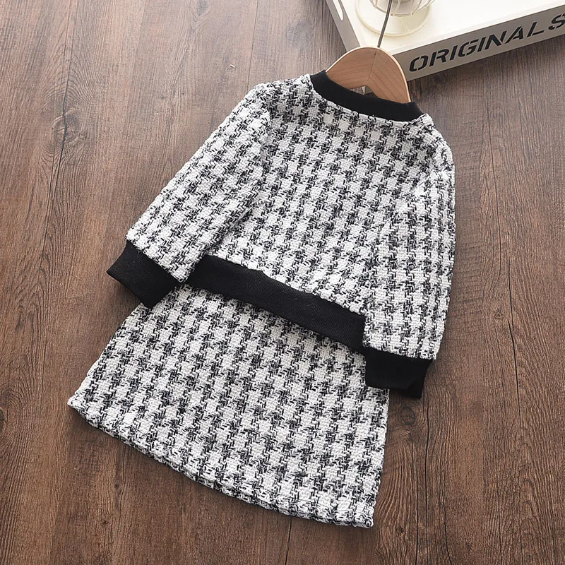 Рисунок 2 - Клетчатый топ с длинными рукавами