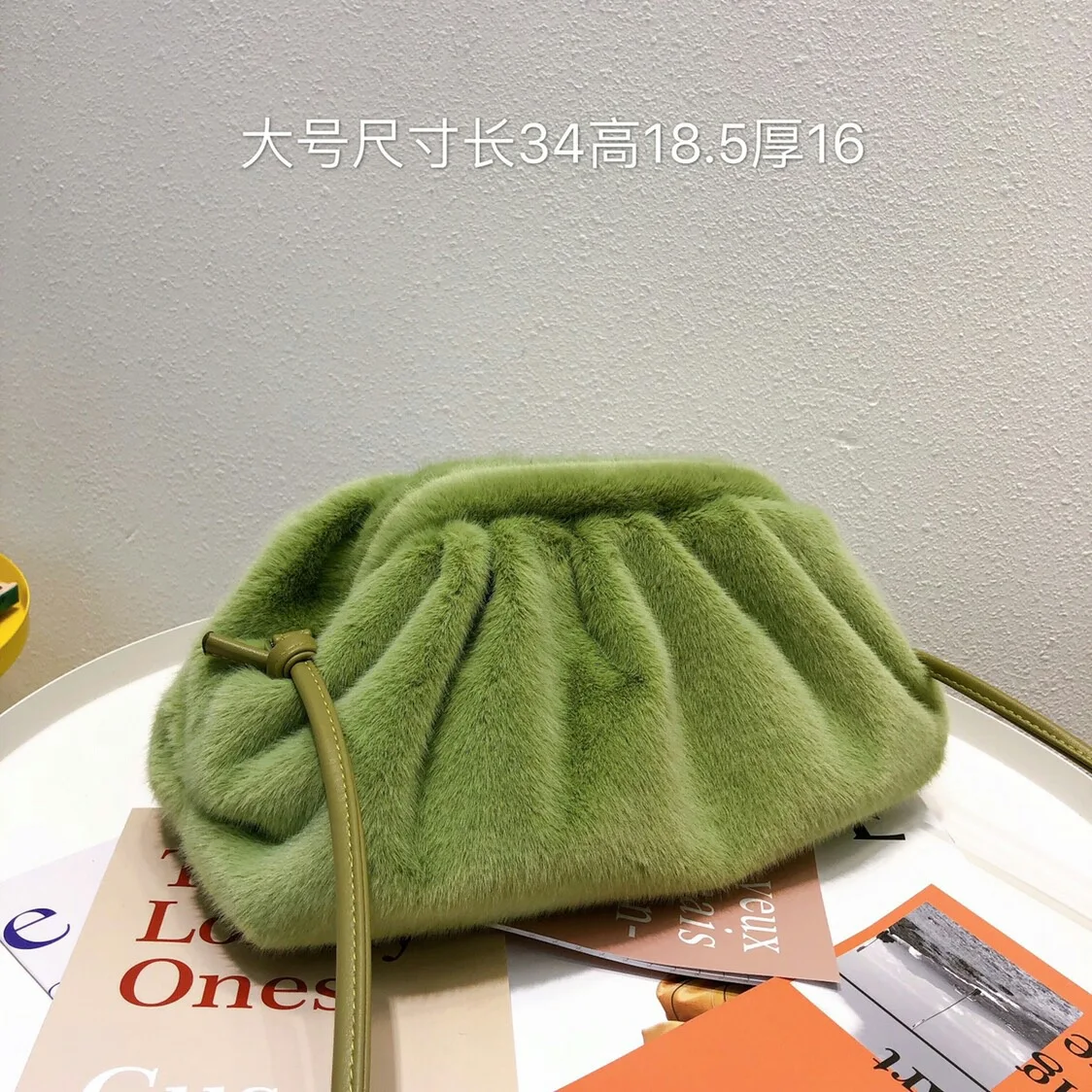 

Flannel Sling Bag Women Warm Shoulder Bags High Quality Designer Lady Handbags Pounch Drop Shipping Fur Winter Velvet cloud bag