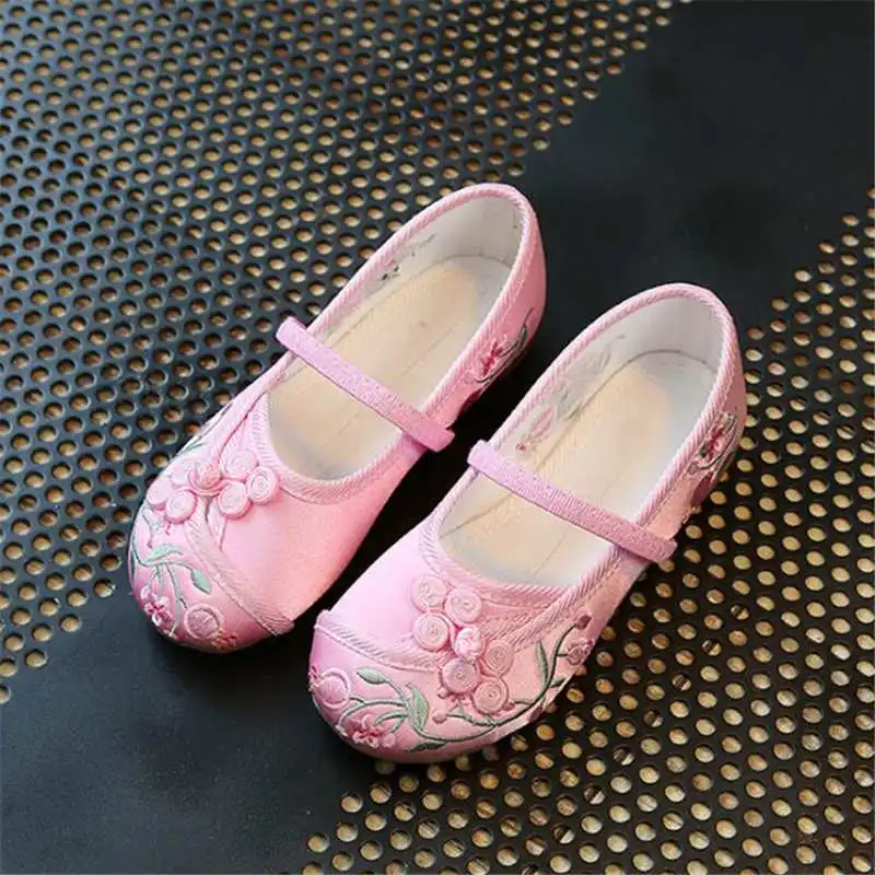 Классическая обувь на плоской подошве с вышивкой для девочек; обувь принцессы в этническом стиле с цветочным узором; детская обувь для сцены; детская обувь; N397 - Цвет: 033 pink
