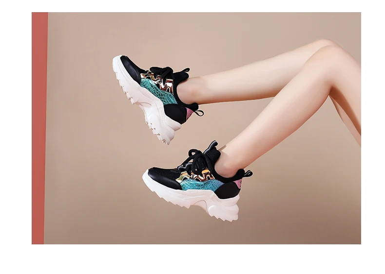 Женские кроссовки со смайликом и круглым носком; обувь на плоской платформе; Повседневная дышащая женская обувь на толстой танкетке в стиле пэчворк;