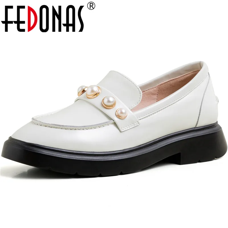

FEDONAS New Pearl Decoration Women 2020 Square Heels Pumps Round Toe Sheepskin Leather Concise Working Basic Spring Shoes Woman