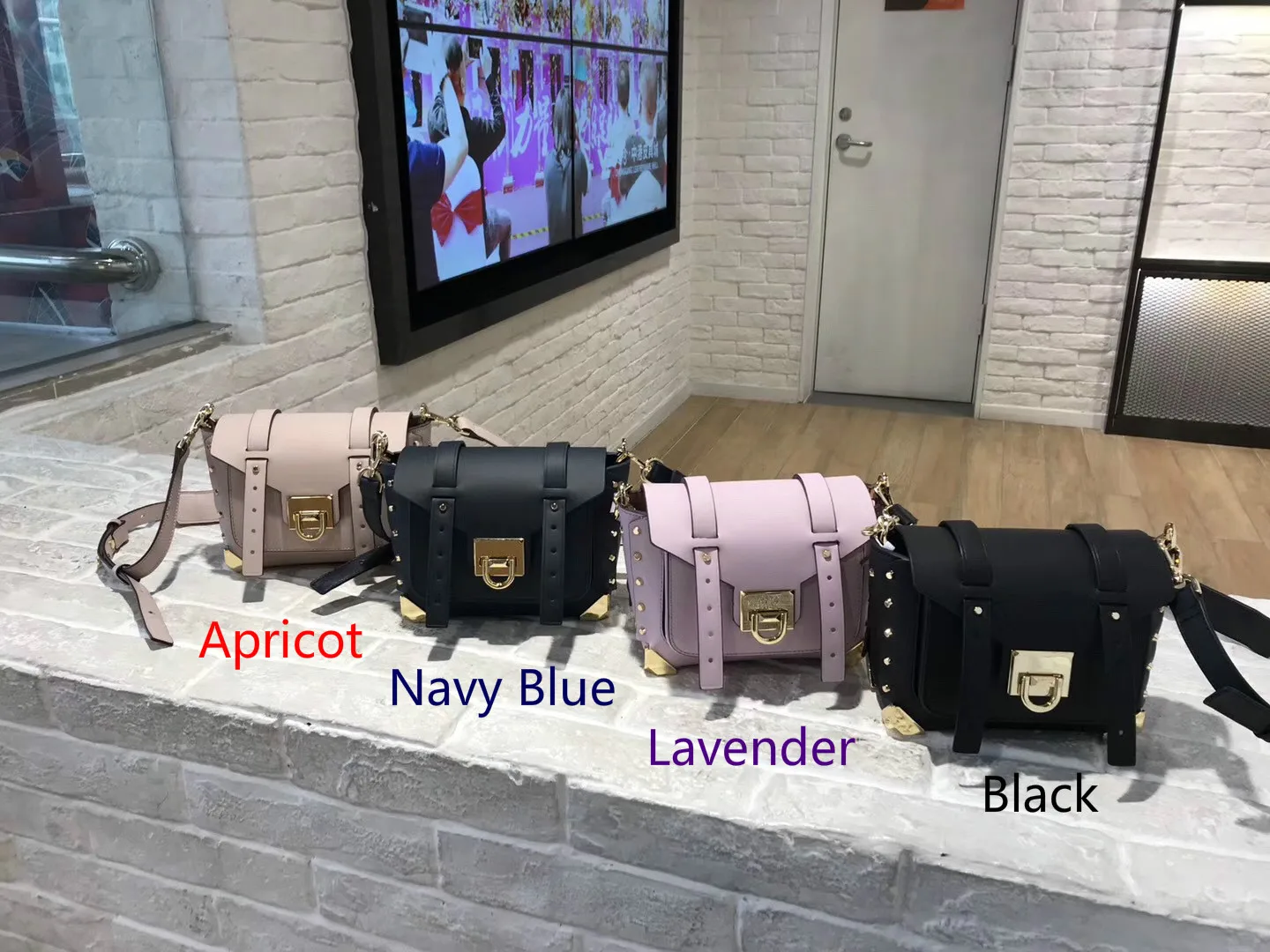 2020 New Lady 100% Guaratee Cowhide Leather Rivet Pillow Bag Popular Fashion Genuine Locker Botton Crossbody | Багаж и сумки