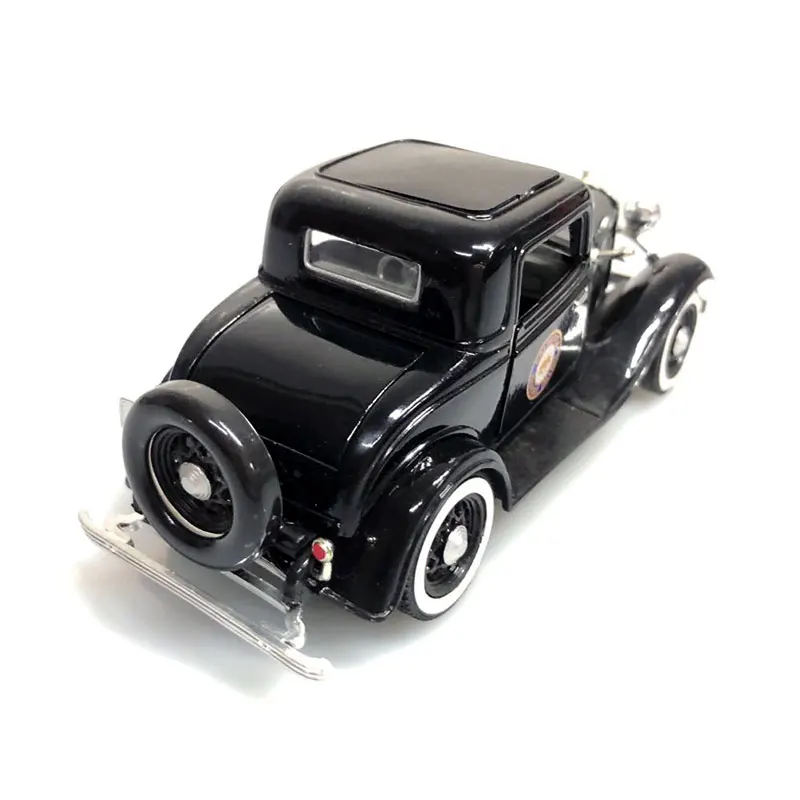 1932 Ford 3-Window Coupe (9)