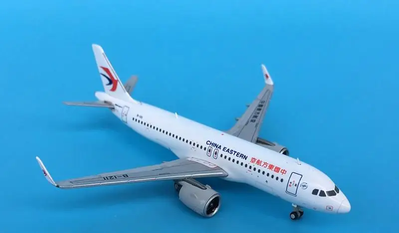 GeminiJets CHINA EASTERN AIRBUS A320neo B-1211 1/400 литая модель самолета