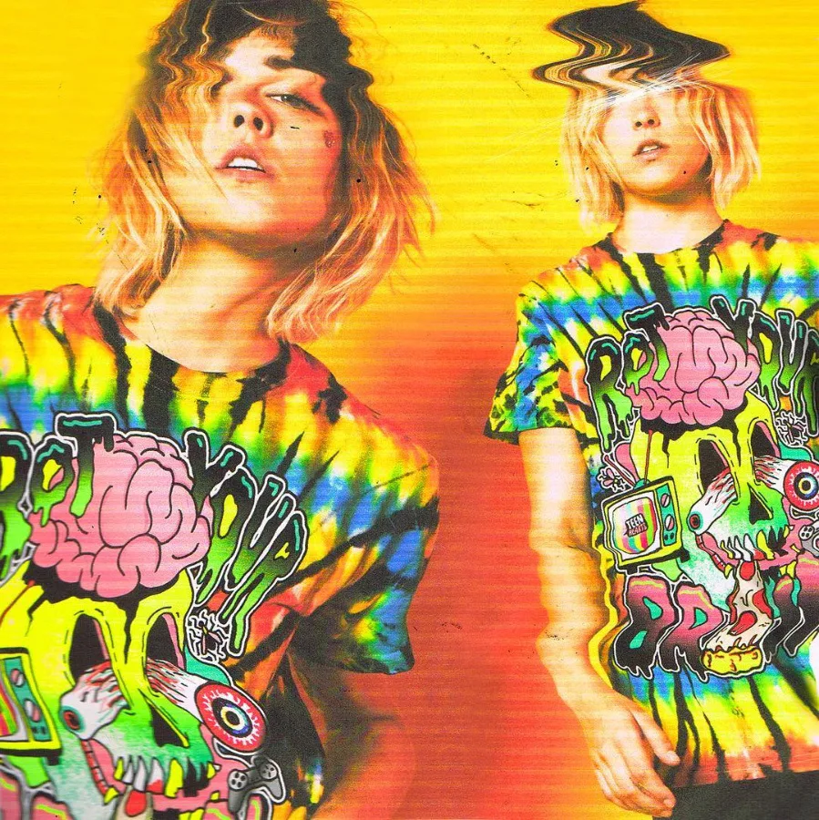 10522603680_1903327763