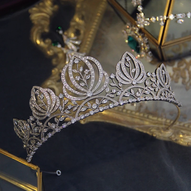 

Bridal Princess Cubic Zirconia Tiaras and Crowns Zircon Crystal Diadem Silver Wedding Headband Prom Evening Dress Hair Jewelry