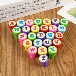 Sello redondo de letras del alfabeto para niños, placa autoentintable, almohadillas de tinta, sello, 26 piezas, regalo, envío directo