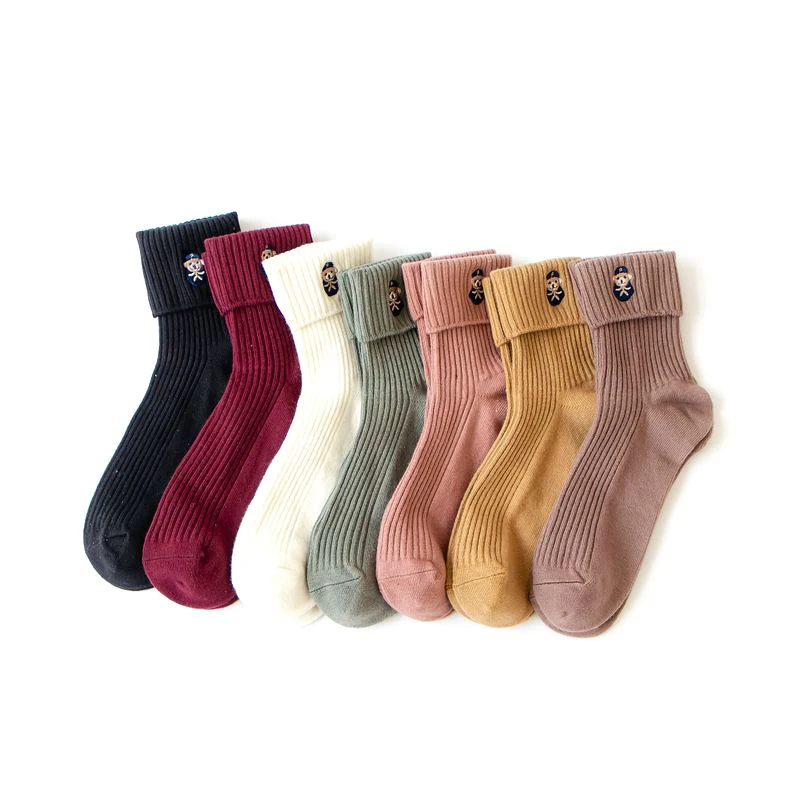 Новые хлопковые Для женщин зимние носки с забавным мультипликационным принтом с вышивкой женские носки, впитывающие влагу женский Повседневное спортивные носки на Рождество