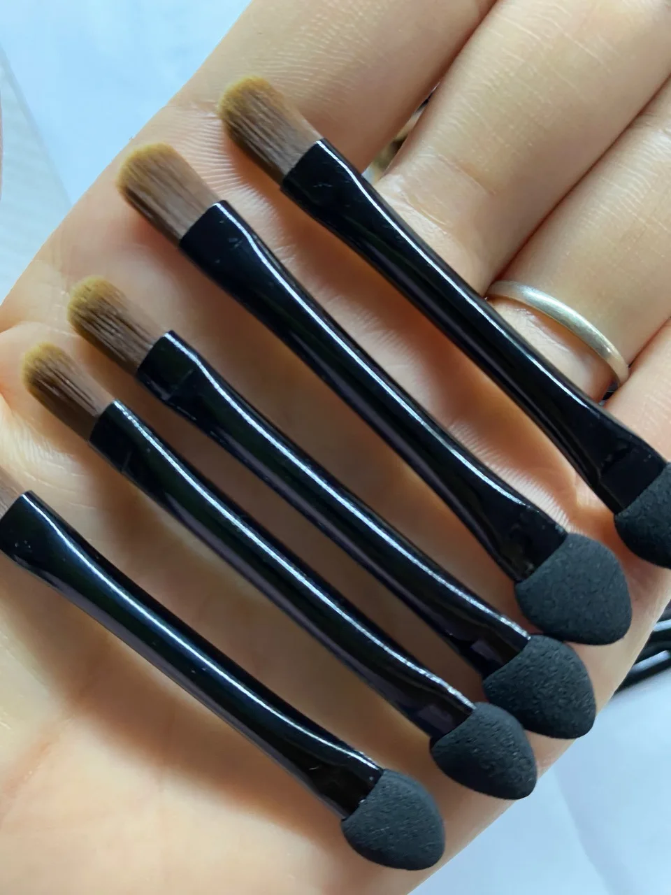 

100pcs portable mini replacement double-headed eye shadow stick eye shadow brush sponge lazy eye makeup replacement lip brush