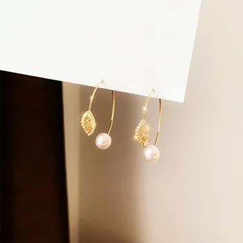 

Korea Vintage lovely Curved Hook Shape Leaf Metal Pearl Hoop Earrings for Women Earring Party Jewelry