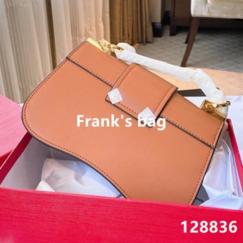 

2020P new women's chain crossbody bag fashion charm baguette bag leather high quality luxury bag