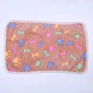 B-brown Милое теплое одеяло для домашних животных, коврик для животных с принтом лапы, мягкий коралловый флис, дизайн кости, утолщенное одеяло для домашних животных, коврик для кровати, покрывало для кровати - Цвет: B-brown