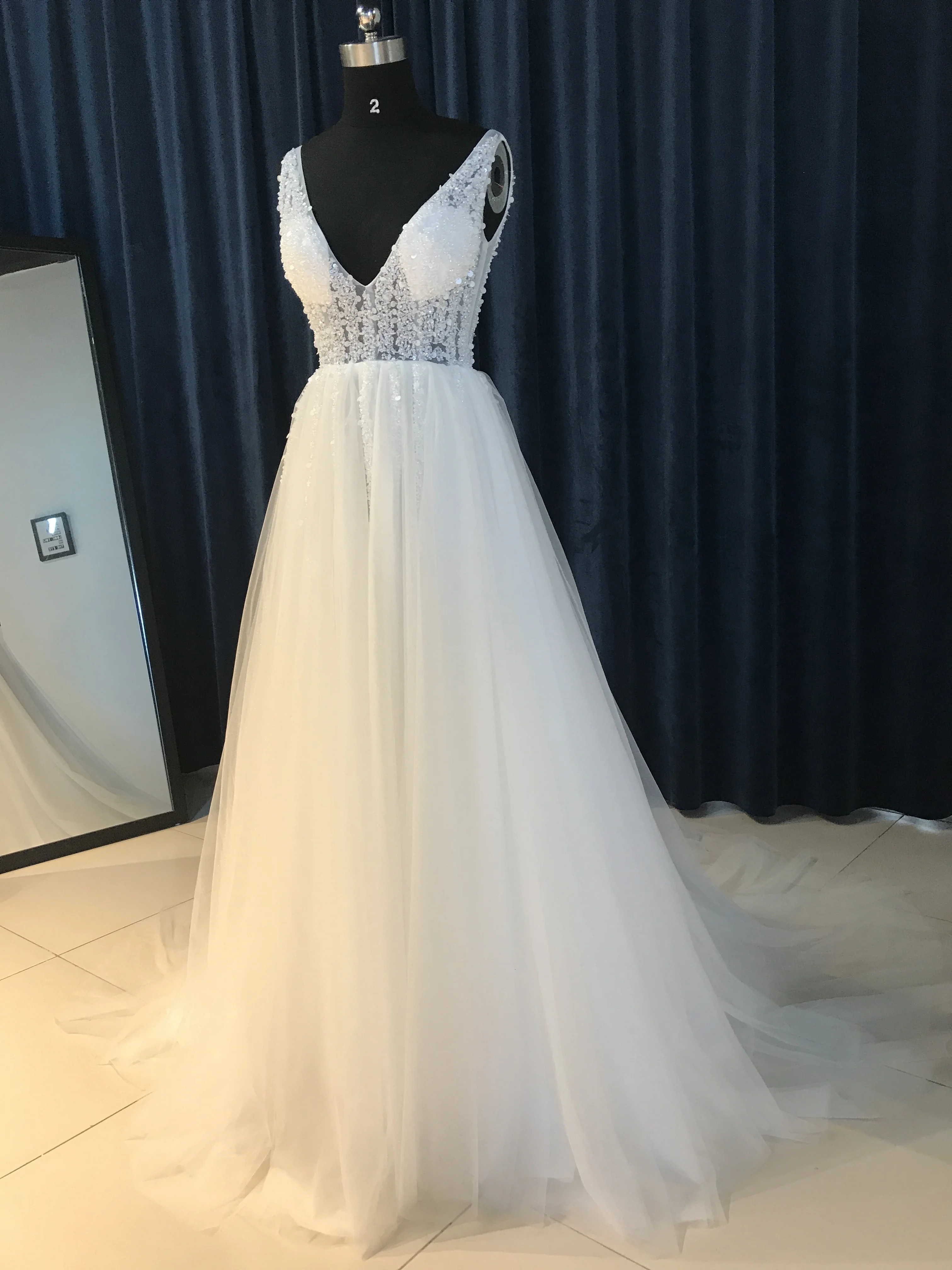 BacklakeGirls Sexy V Neck Tulle Beaded Sequined Evening Dress Sleeveless Backless Split Joint Abendkleider Lange Kristall