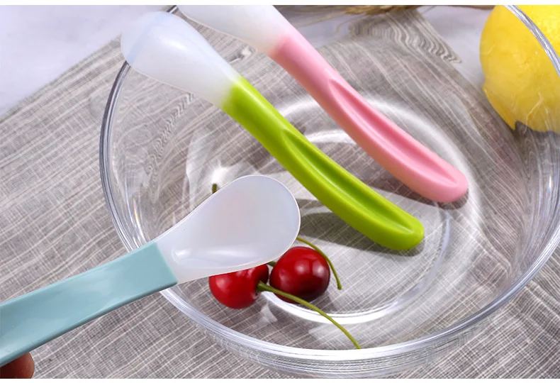Healthy Baby Spoons Soft-Tip First Stage Silicon Feeding Training Spoons Travel Case for Infant Baby Easy Clean