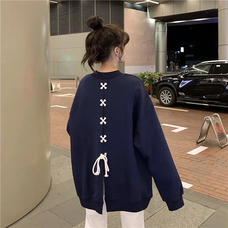 

Letter Sweatshirt with loose back slits and straps