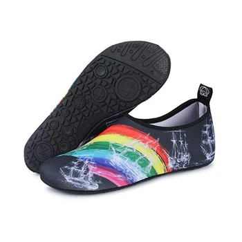 

2019 New Summer Water Shoes Men Beach Sandals Upstream Aqua Shoes Man Quick Dry River Sea Slippers Diving Swimming Socks