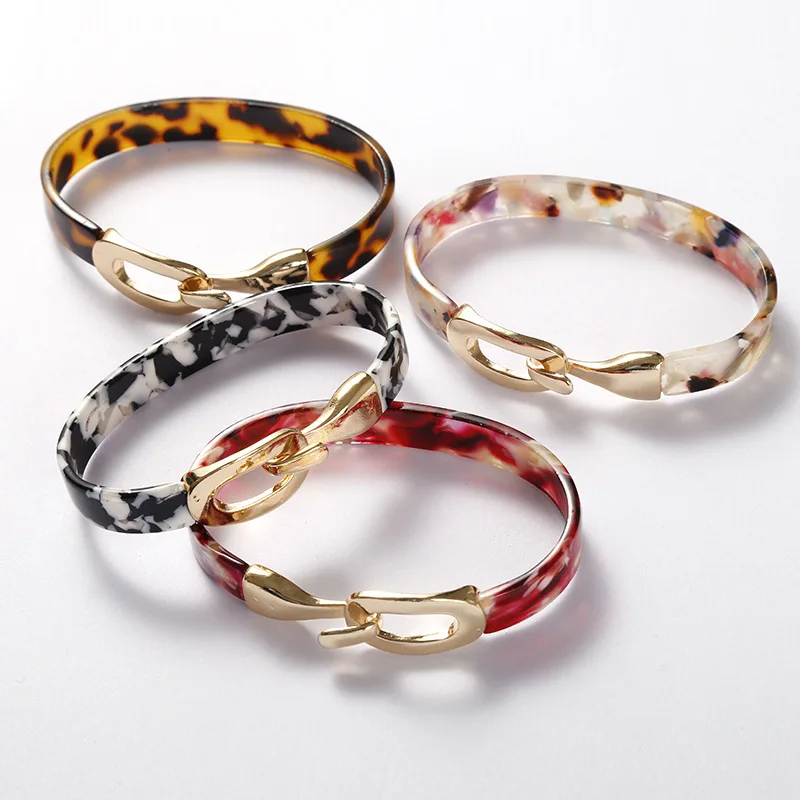 Акриловые браслеты с открытой пряжкой и леопардовым принтом, цветные браслеты-манжеты из смолы для женщин и девочек, простой стиль, ювелирные изделия из золотого сплава, подарки
