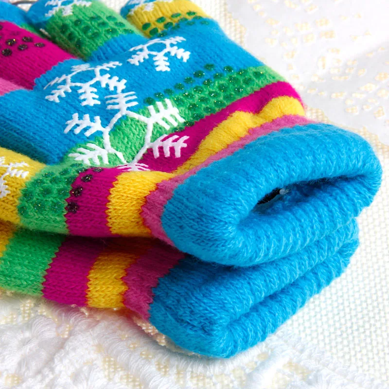 Осенне-зимние детские двухслойные утепленные трикотажные перчатки с принтом снега