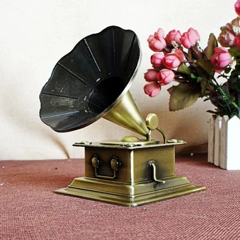 

Metal Retro Phonograph Model Vintage Record Player Prop Antique Gramophone Model Home Office Club Bar Decor Ornament
