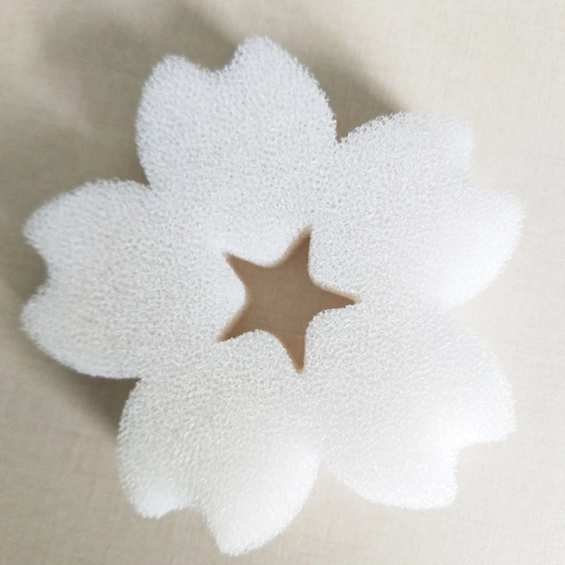 

Flower Shaped Scum Sponge Hot Tub and Swimming Pool Oil Absorbing Sponge Removes Oils and Lotions From Your Spa 50Pcs