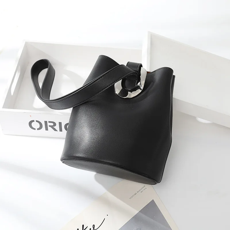 

Leather Ladies Bag Bucket Bag Shoulder Diagonal Bag Sleek Minimalist Large Capacity Bag