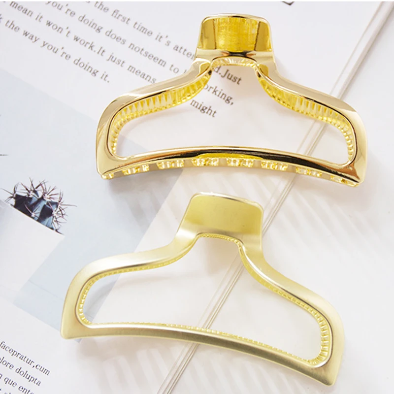 

Women Metal Hollow 2020 Women Girls Geometric Hair Claw Clamps Hair Crab Hair Clip Claws Solid Color Accessories Hairpin