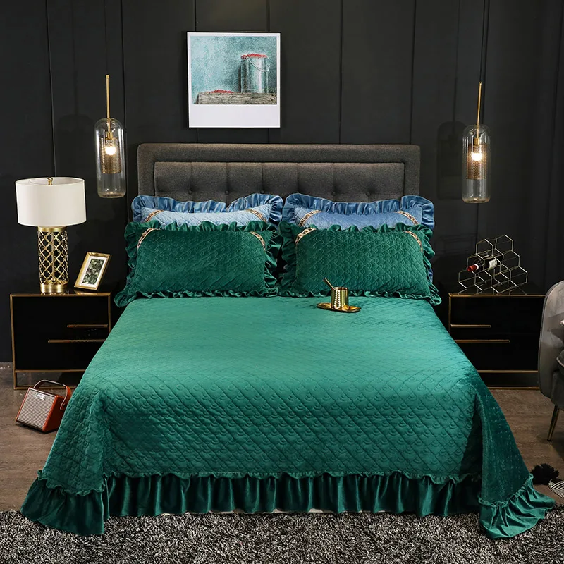 

Crystal velvet Quilted ruffles Bedspread Bed Cover Bed Sheet size 250x250cm /250x270cm quilt blanket Pillowcases 3pcs