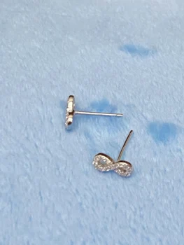 

Korean Fashion Small Fresh Daisies Stud Earrings Temperament Wild For Women Earrings Girl Gift Jewelry 5 orders