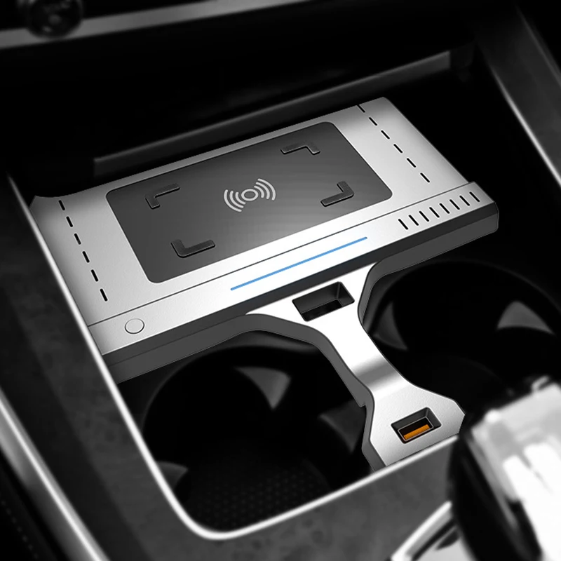 Car QI wireless charger 15w fast charging plate moible phone charger accessories for BMW X5 G05 X6 G06 X7 G07 2019 2020