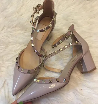 

2020 designer woman sandals leatherDesigner chunky heel shoes banquet Sexy party beach luxury Wedding shoes