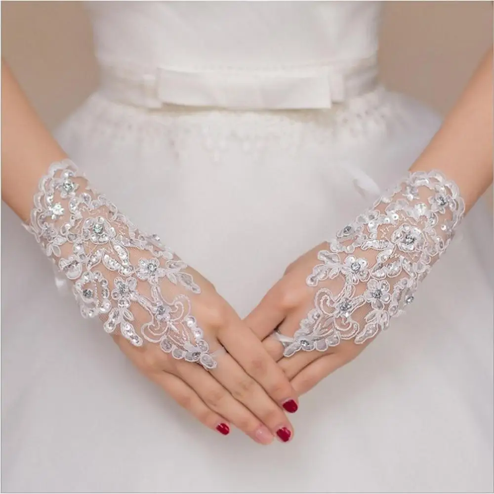 

2019 Hot Sale Fingerless Length Lace Appliques White Bridal Wedding Gloves Fast Shipping luva de noiva