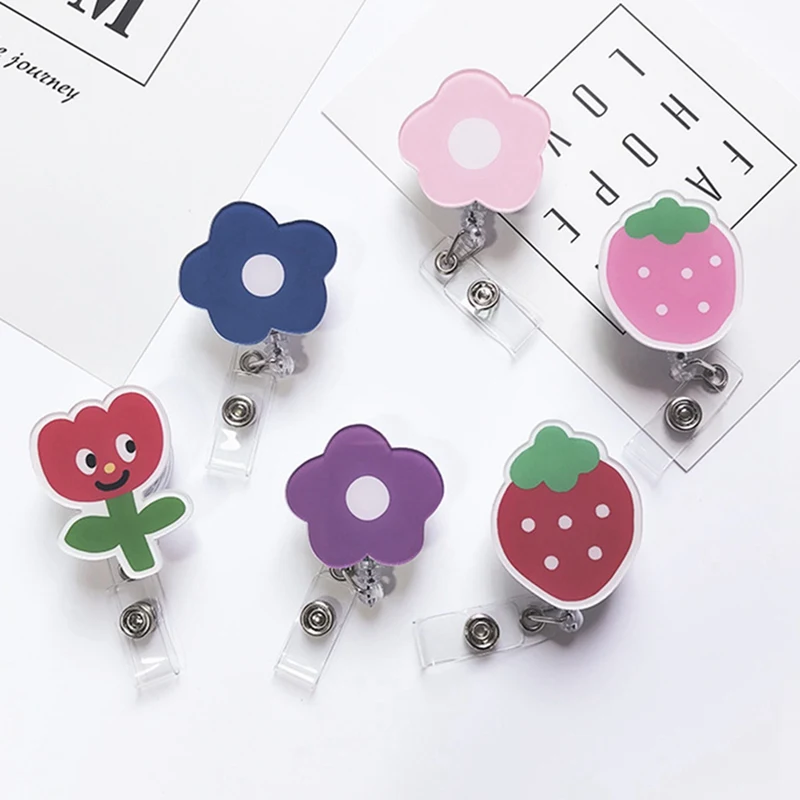 Soporte retráctil para insignia de fresa y flores para enfermeras, Porta tarjetas de identificación con etiqueta de nombre creativo, cordones, insignia, Clip de carrete