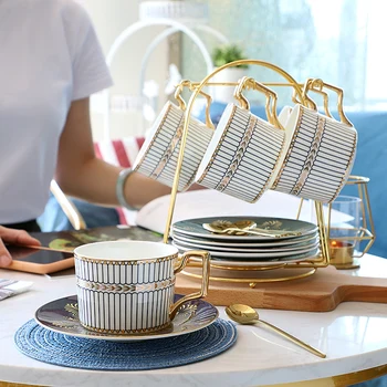 

6PCS European Coffee Mug Tea Cups and Saucer Sets Luxury Household Ceramic Christmas Cup Tazas Para Cafe Gift for Boyfriend BB50