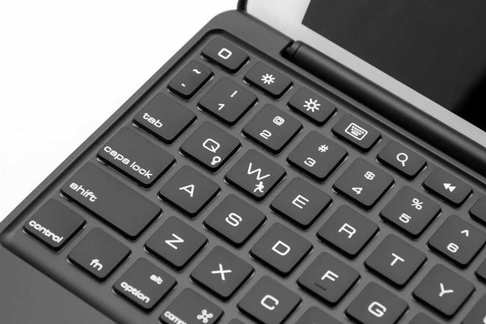iPad-9.7-touchpad-keyboard-case-m