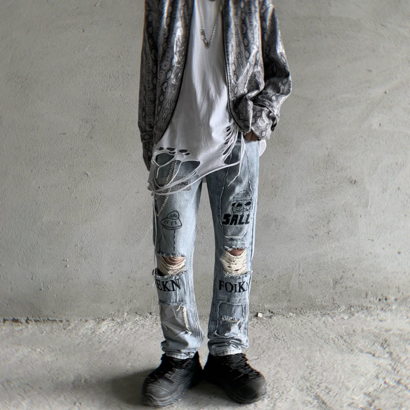 

Destroy Wash Hole Jeans with A Knee Hole Men Skinny Letters Embroidery Denim Pants Mens Light Blue Slim Boot-cut Biker Jean