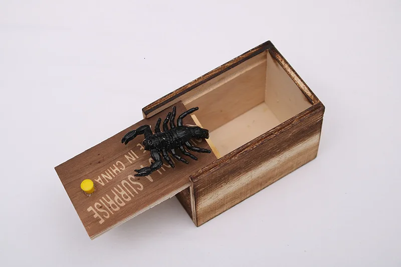 Забавный пугающий ящик деревянный шалость паук скрытый в чехол отличное качество шалость-деревянный Scarebox интересный игровой трюк Шутка игрушки подарок - Цвет: Random animal