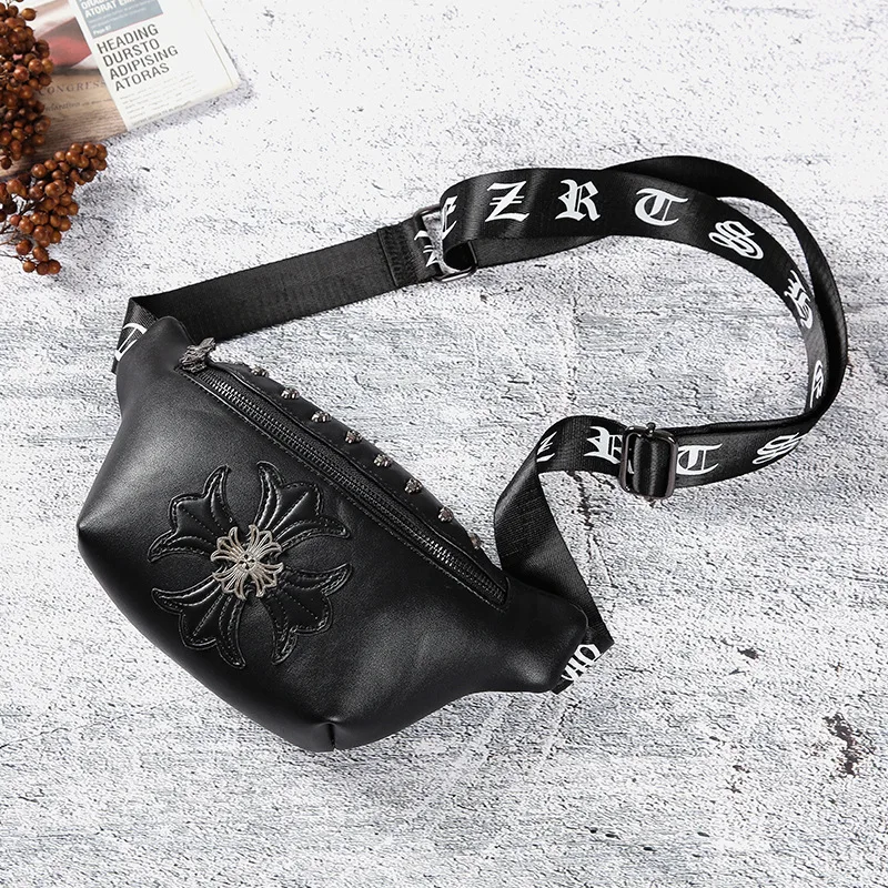 

The new Korean version of outdoor sports leisure waist bag riding satchel tide men's bag fashion rivet small chest bag