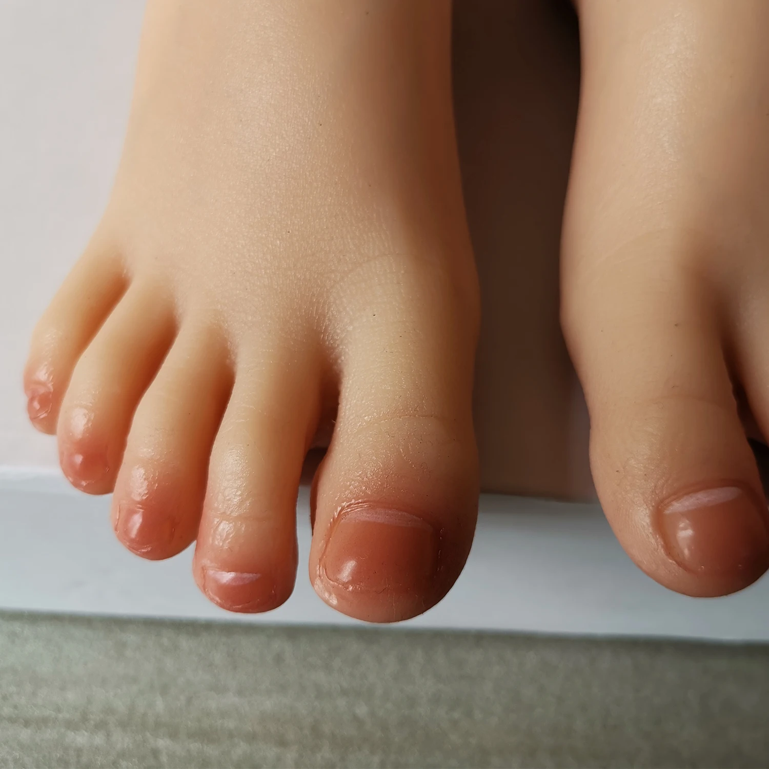 Female Foot Model Visible Blood Vessels Lifelike Mannequin Silicone Lifesize for Manicure Nail Art Jewelry Shoes Display TG3301