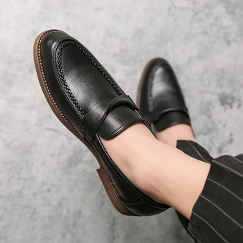 

Men Casual shoes breathable Loafers BusinessOffice Shoes 2020 For Men Classic Driving Comfortable Slip on Fashion Wedding Shoes
