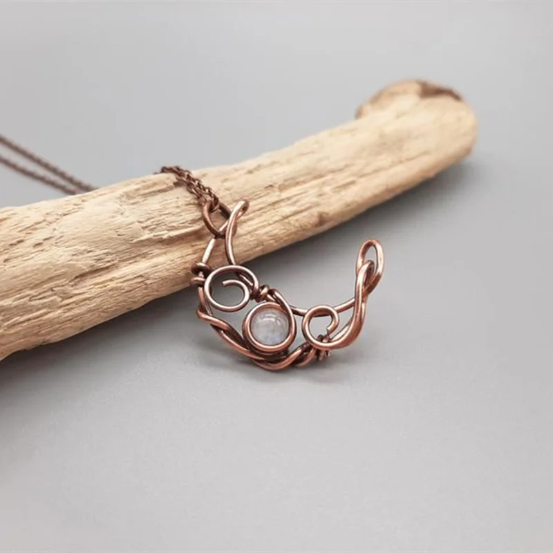 Fashion-Moonstone-Necklace-Crescent-Crystal-Moon-Pendant-Necklaces-for-Women-Female-Boho-Jewelry-Gifts-for-Girl (2)