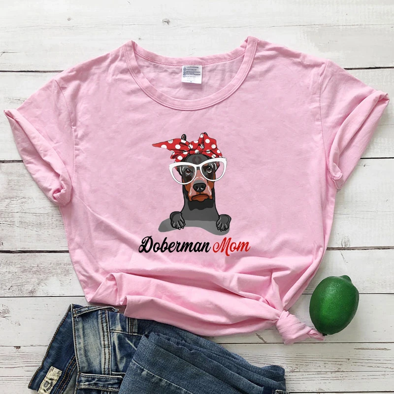

Цветная бандана Doberman, футболка для мамы, милая собака, подарок для мамы, футболка, модная женская футболка с коротким рукавом, графический питомец, любимый женский топ