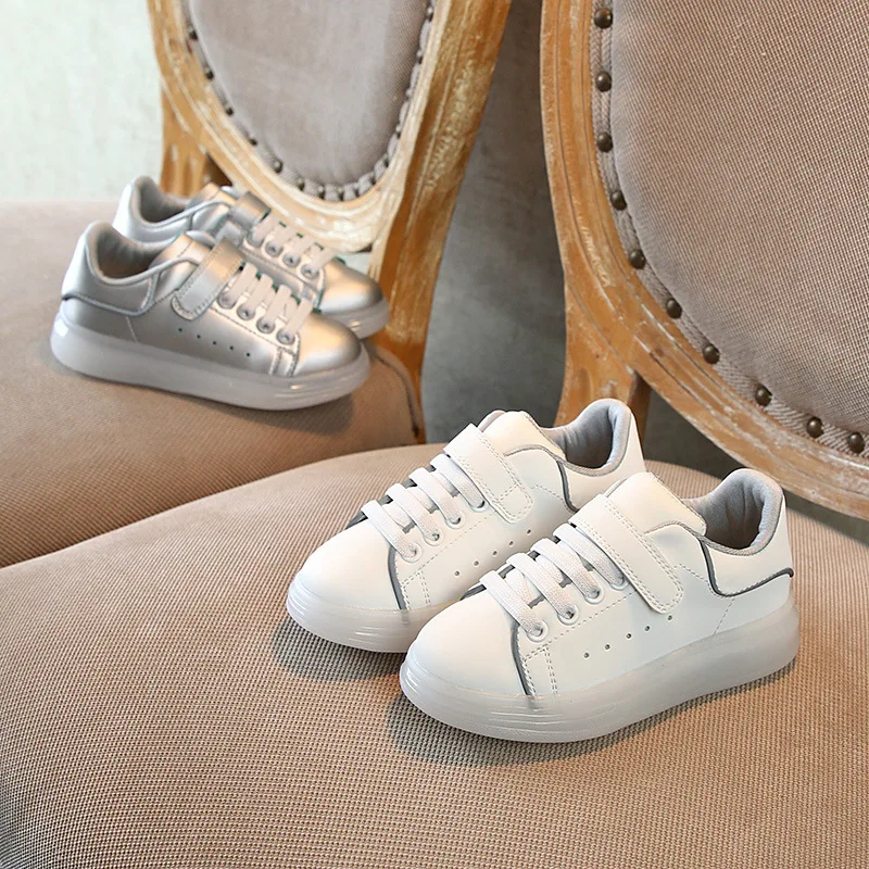 

2020 New Arrival Clearly Soft Bottom Student Children Sneaker Flat Heel Sliver/White Brand Boys Girls Shoes Size 2-12 Yrs C12213